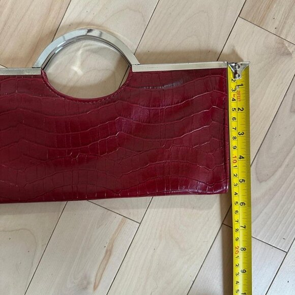 Elegant burgundy clutch with croc-embossed faux leather clutch - Picture 4 of 5